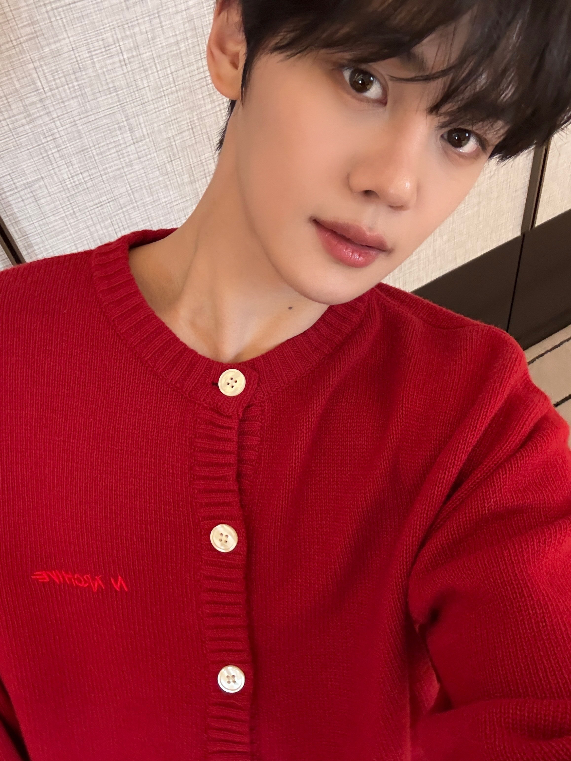 Behind-the-scenes cut of Kim Gyuvin (ZEROBASEONE)