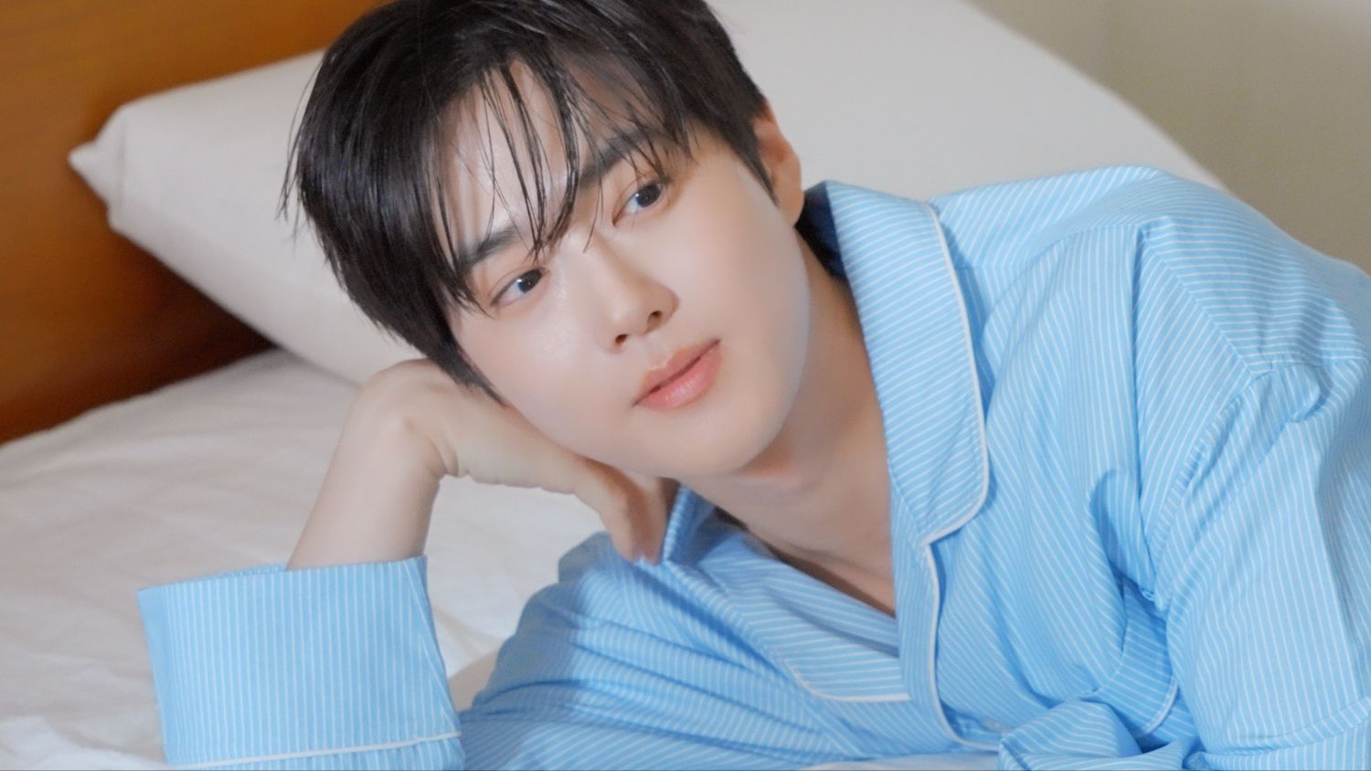 Behind-the-scenes cut of Suho (EXO)