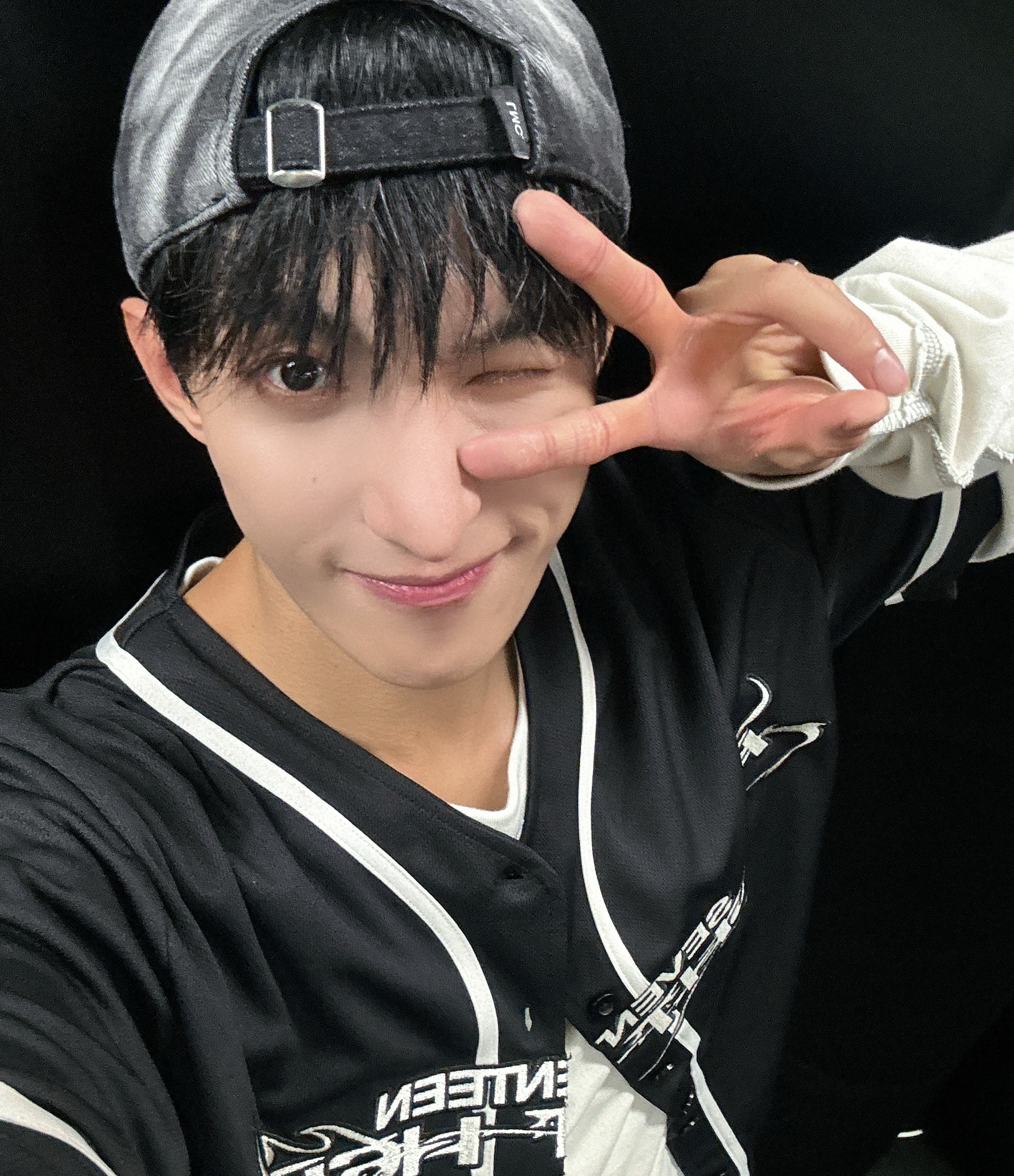 Foto aktivitas terbaru DK (SEVENTEEN)