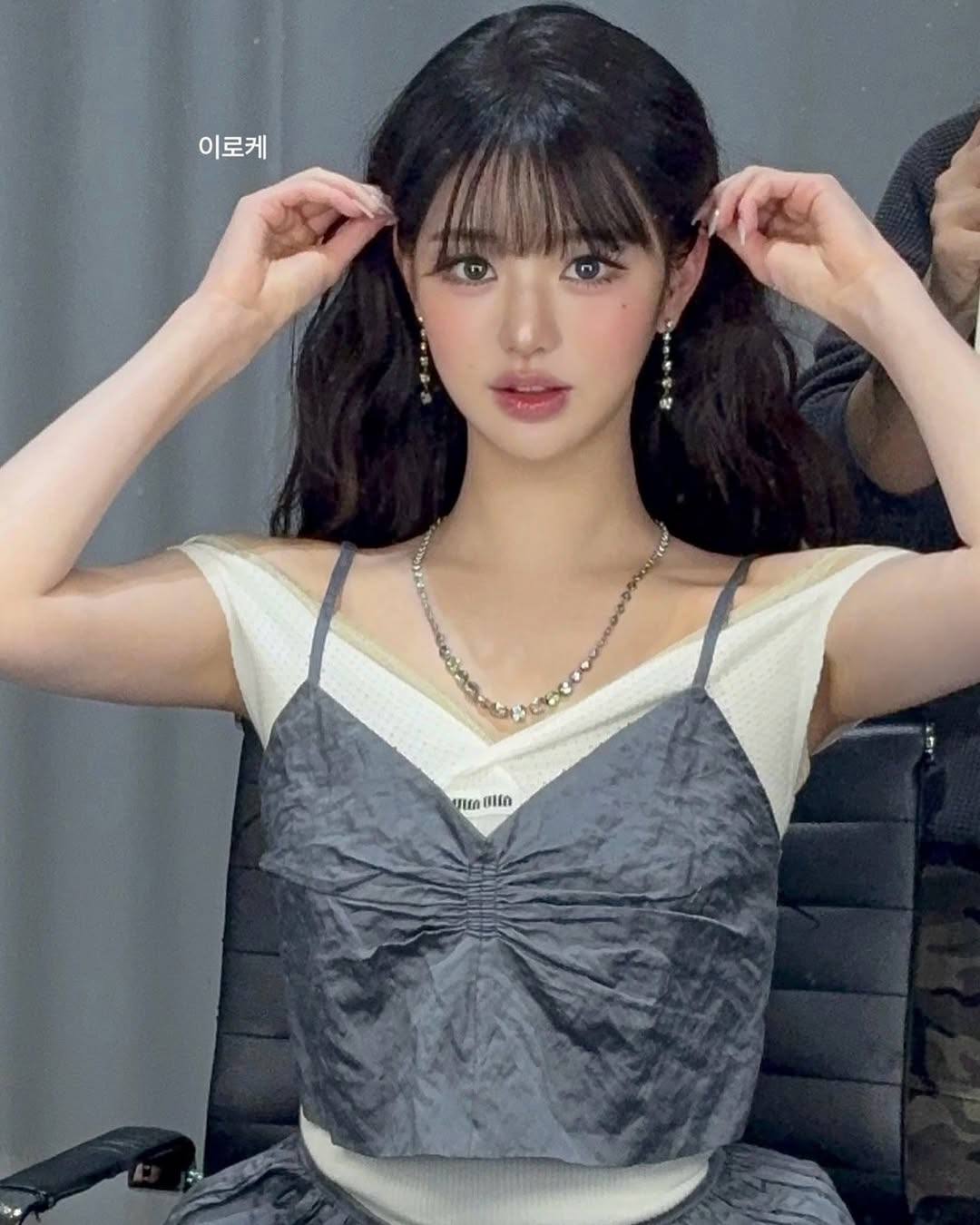 Recent activity shot of Jang Wonyoung (IVE)