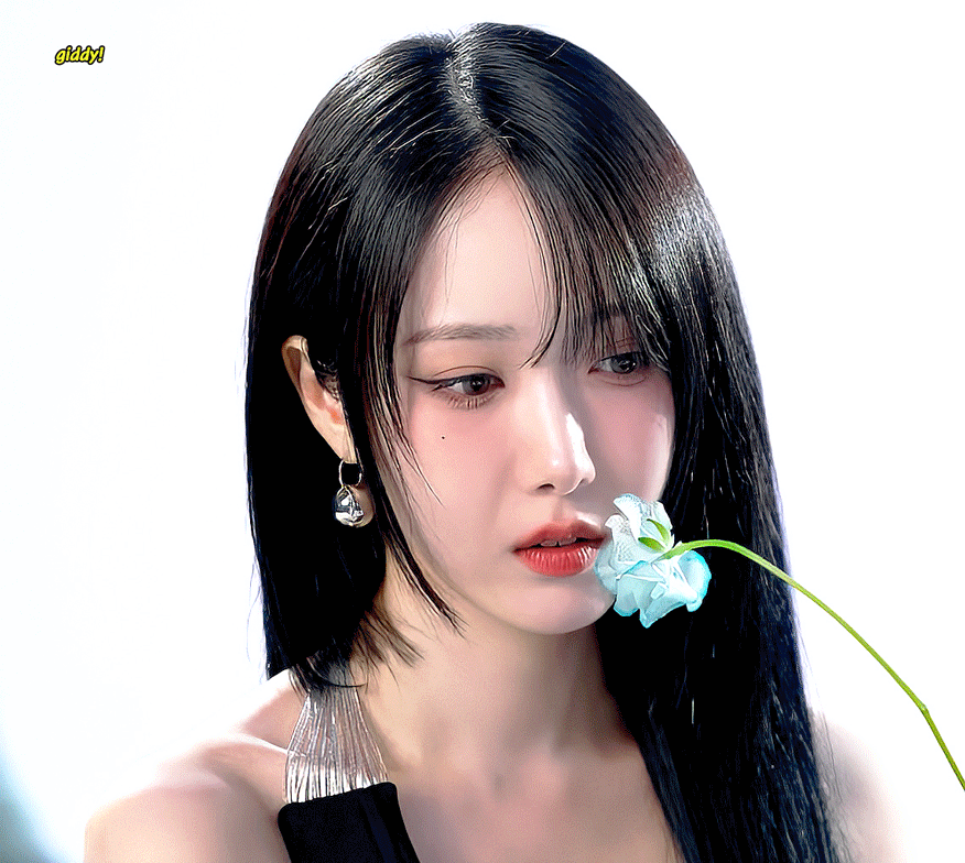 Latest photo of SinB (GFRIEND, VIVIZ)
