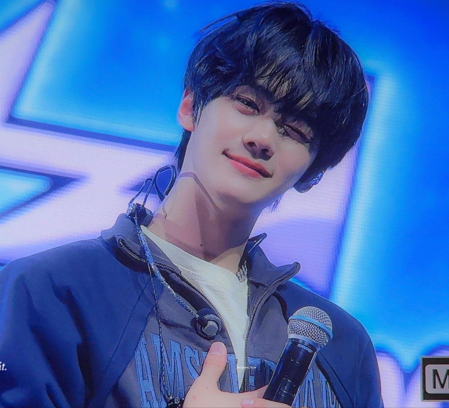 A moment captured by Kim Gyuvin (ZEROBASEONE)'s fan