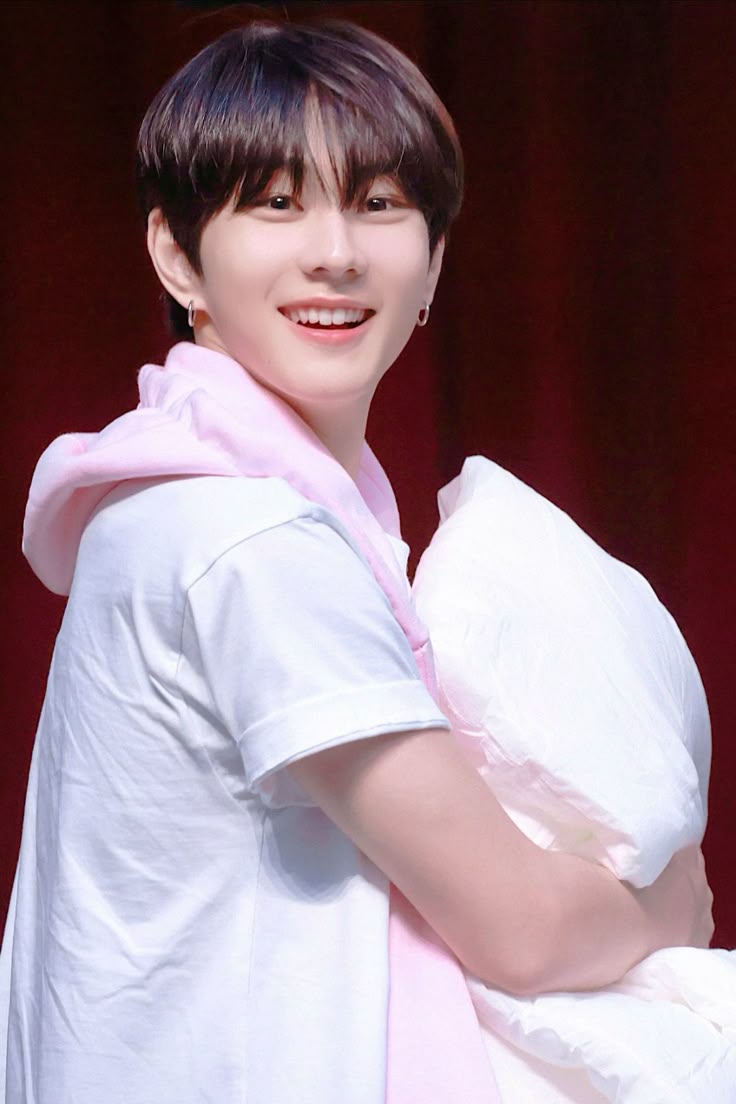 Latest photo of Jungwon (ENHYPEN)