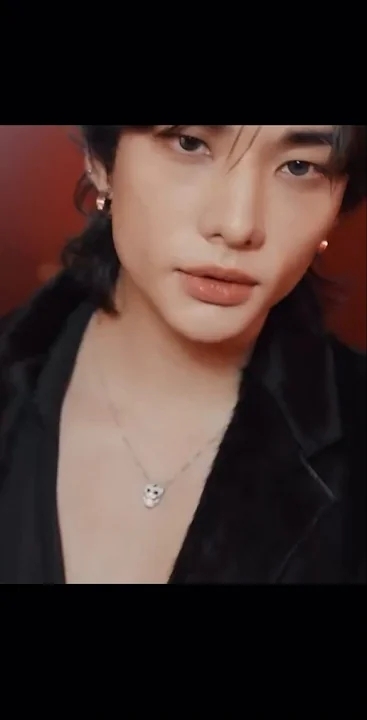 Fandom-recommended wallpaper image of Hyunjin (Stray Kids)