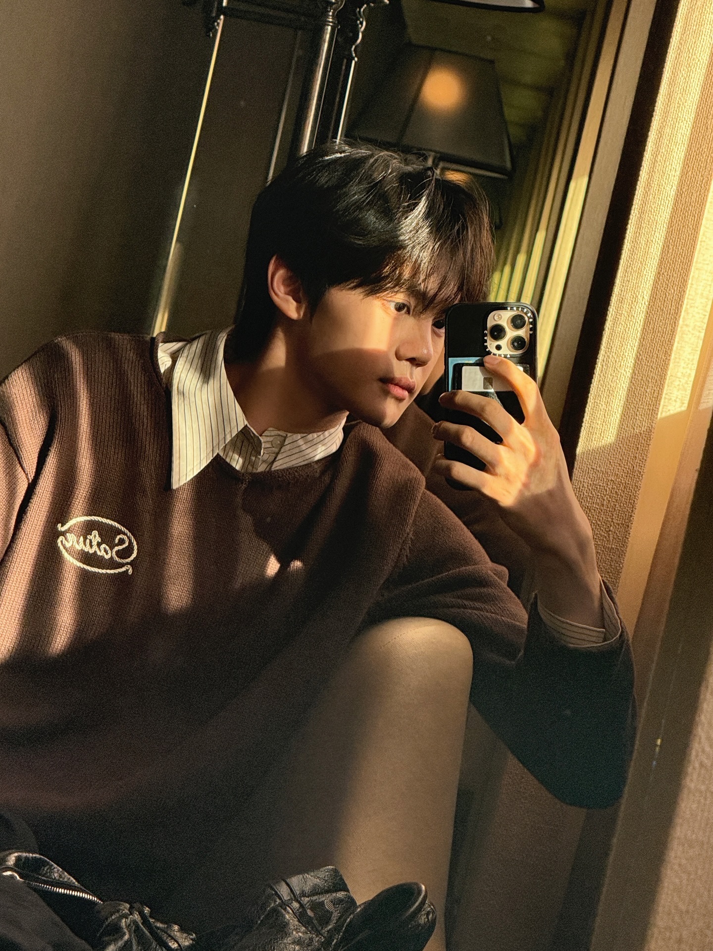 Recent activity shot of Kim Gyuvin (ZEROBASEONE)