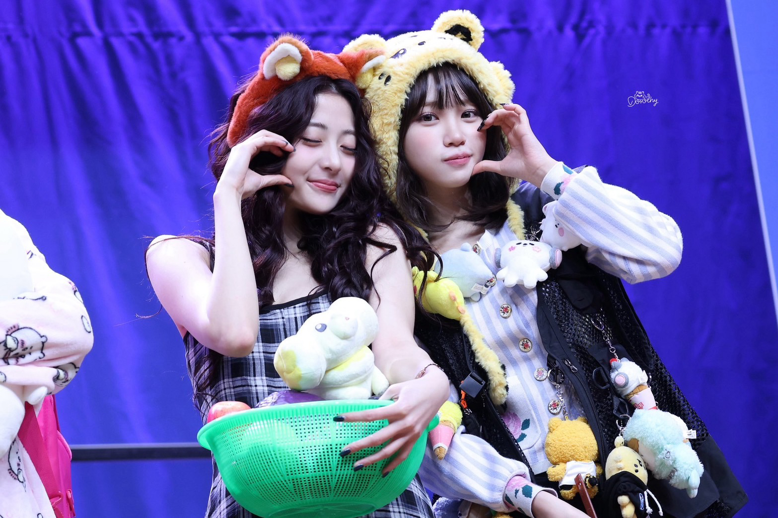 A moment captured by Kim Chaewon (LE SSERAFIM)'s fan