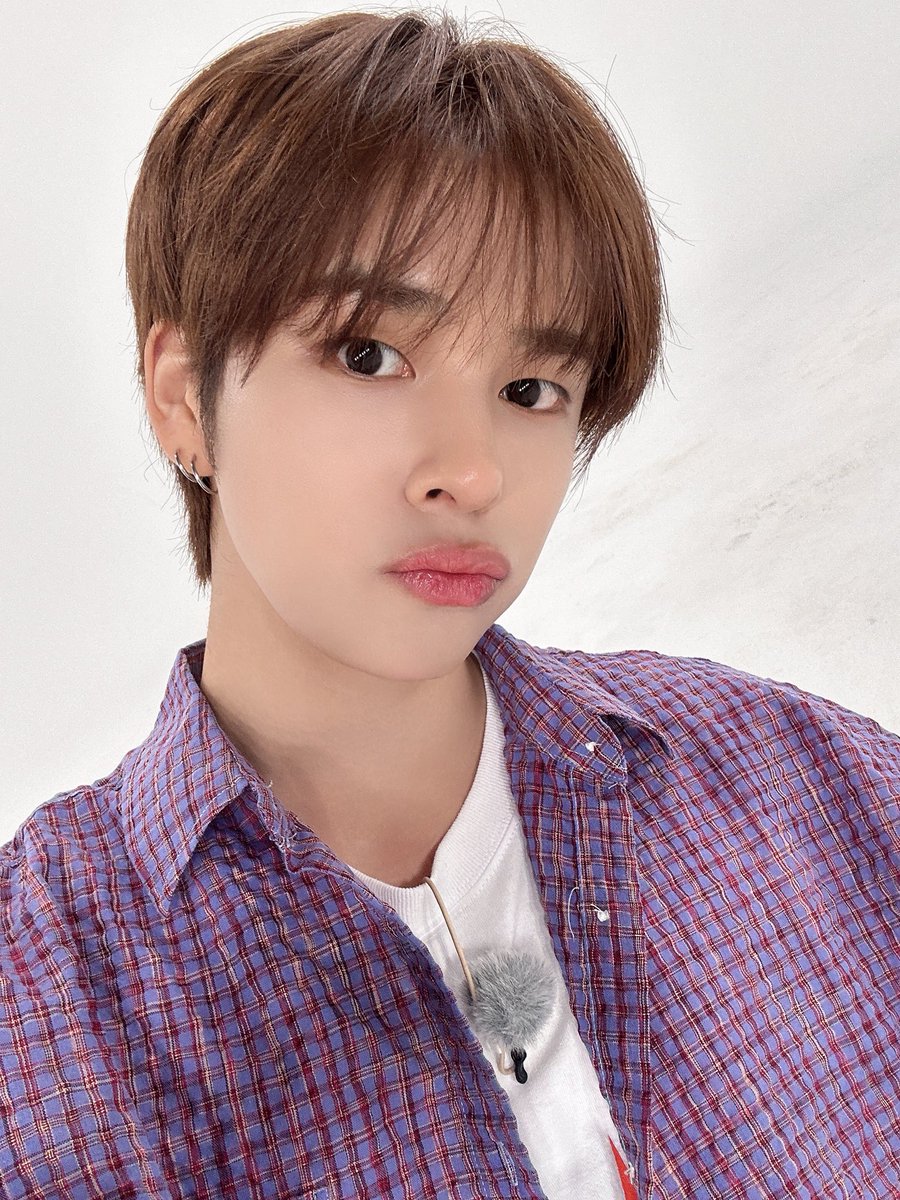 A moment captured by CRAVITY's fan