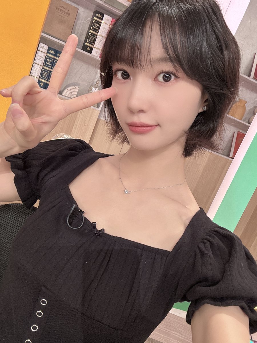 Recent activity shot of OH MY GIRL