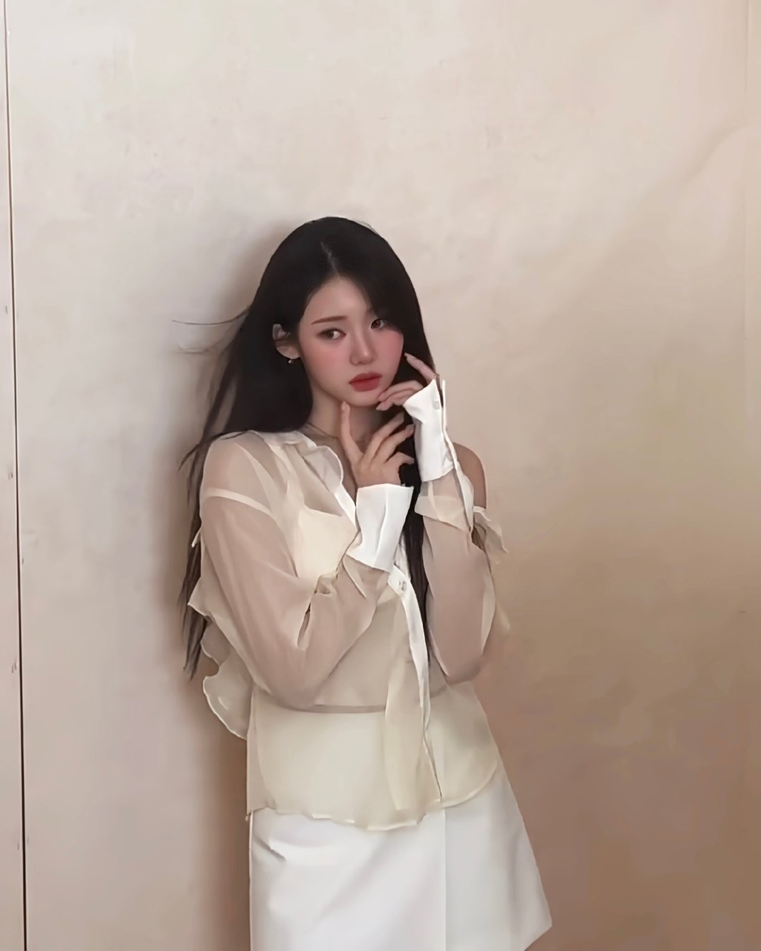 로라 (BABYMONSTER) 최근 활동샷