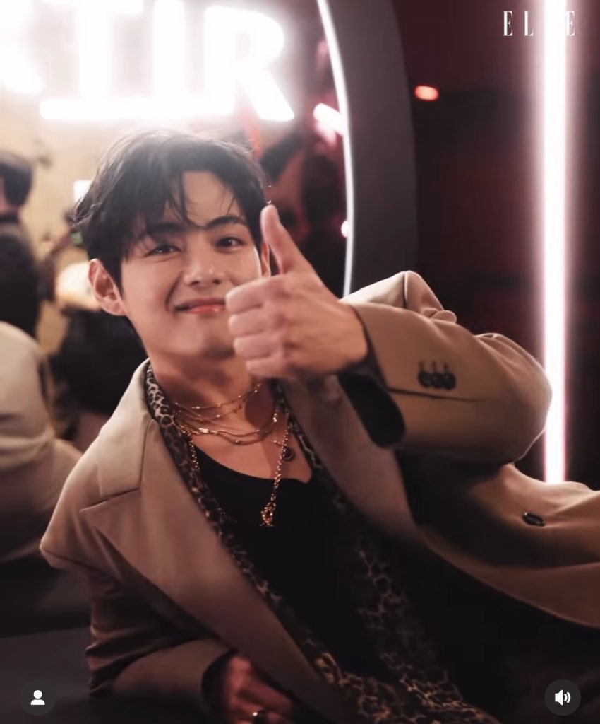 V (防弹少年团)的最新活动照片