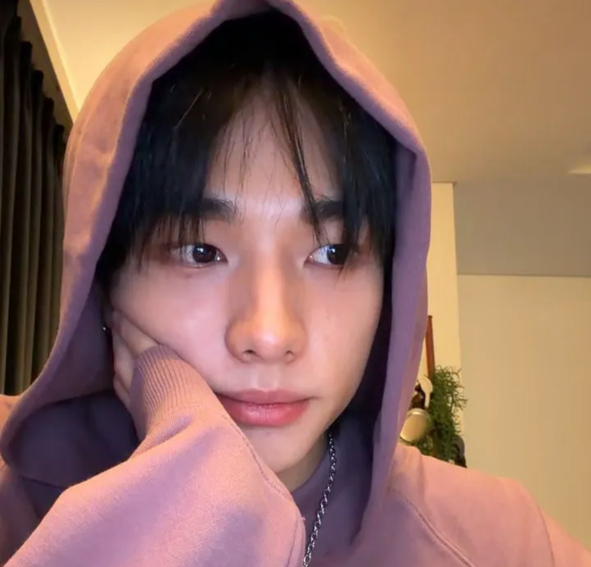 A moment captured by Hyunjin (Stray Kids)'s fan