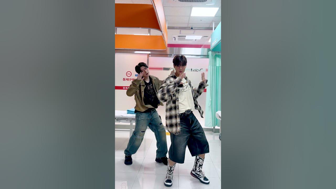 Foto aktivitas terbaru MONSTA X