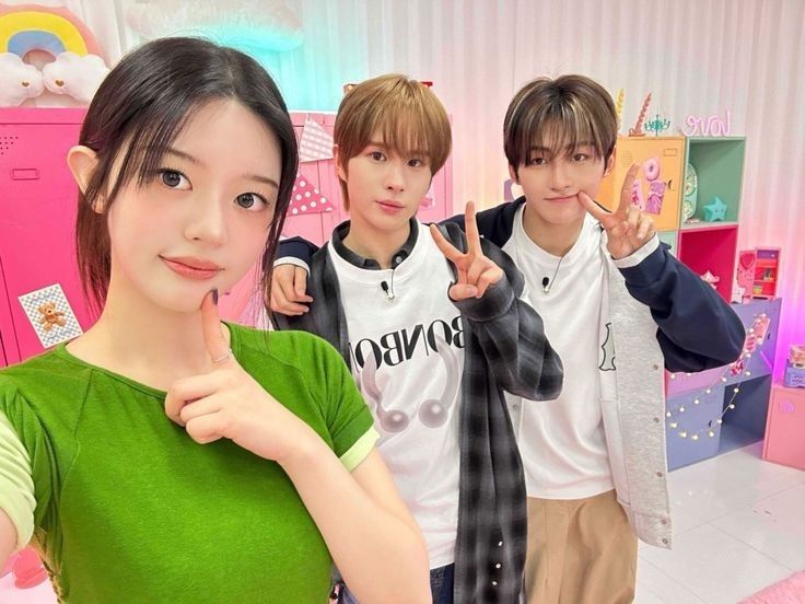 Behind-the-scenes cut of Minju (ILLIT)