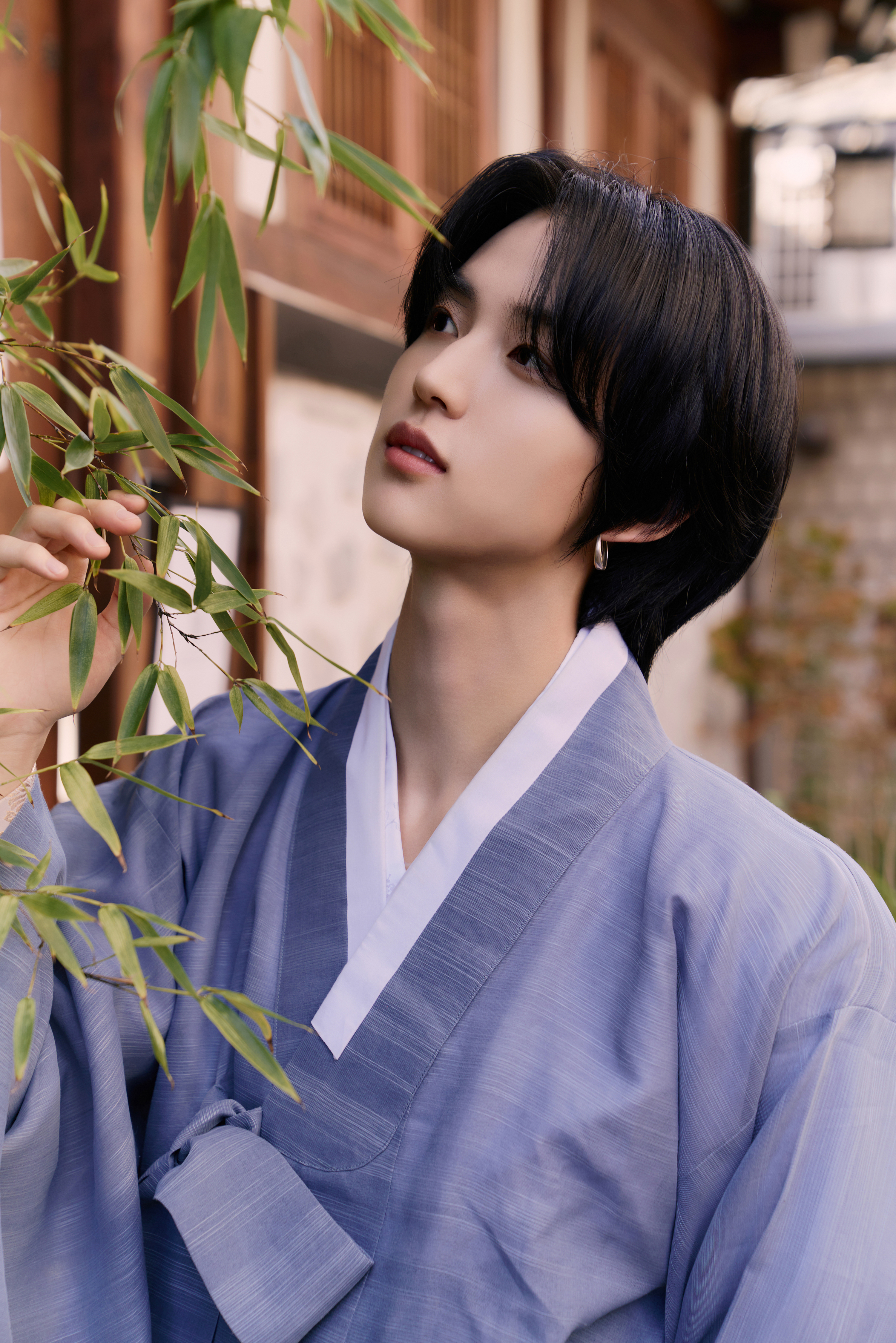 A moment captured by Hwi (TNX)'s fan