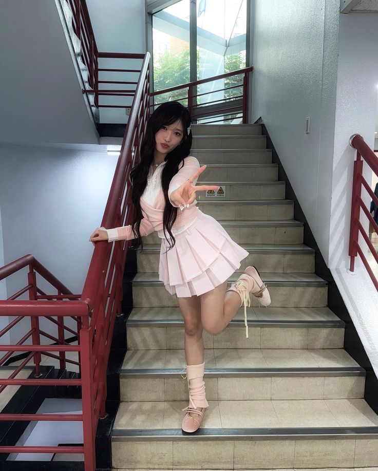 Recent activity shot of Leeseo (IVE)