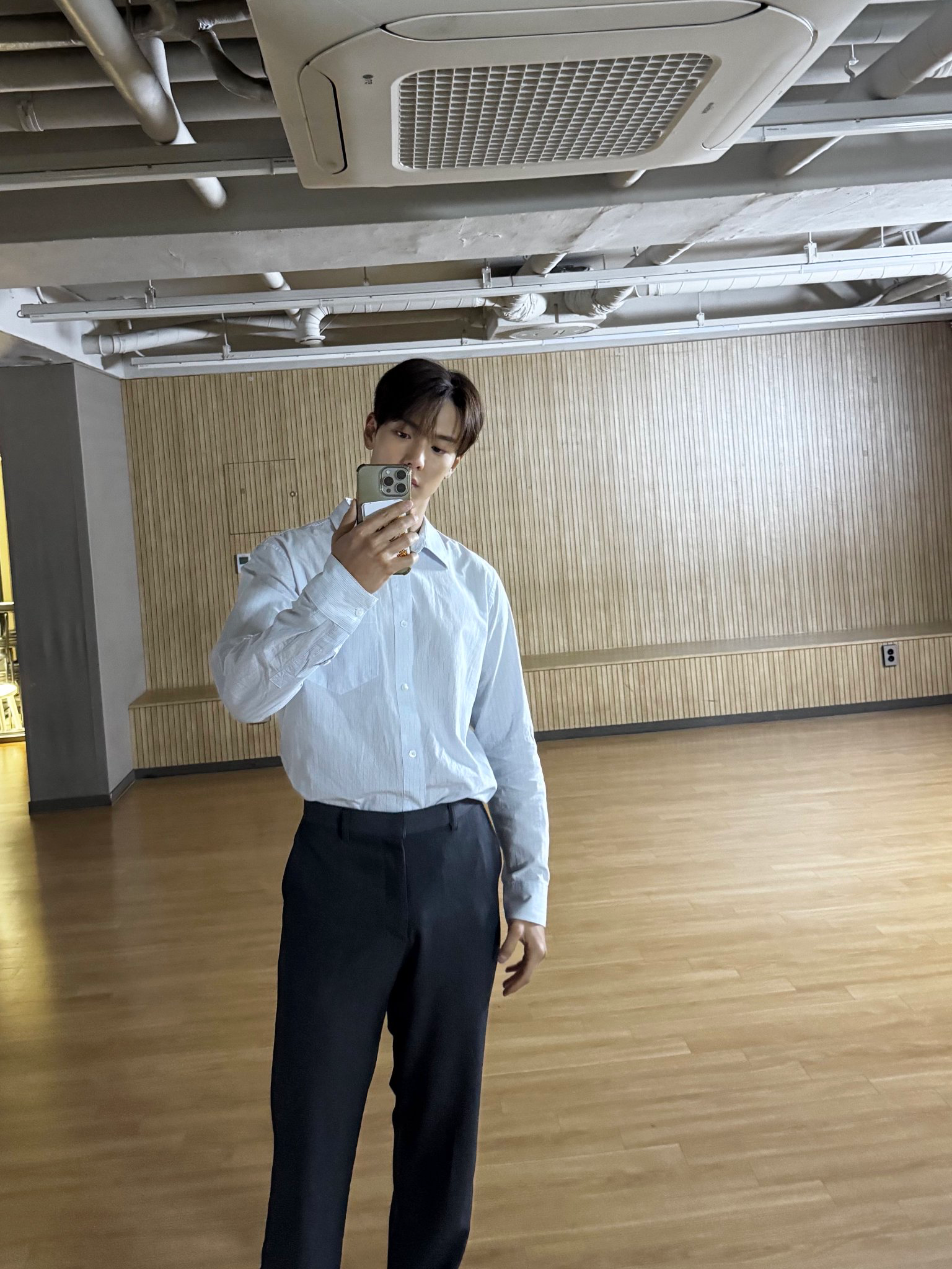 Recent activity shot of Shownu (MONSTA X)
