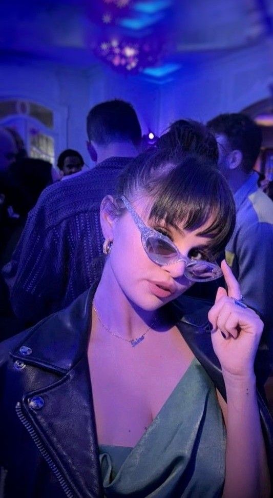 Behind-the-scenes cut of Selena Gomez