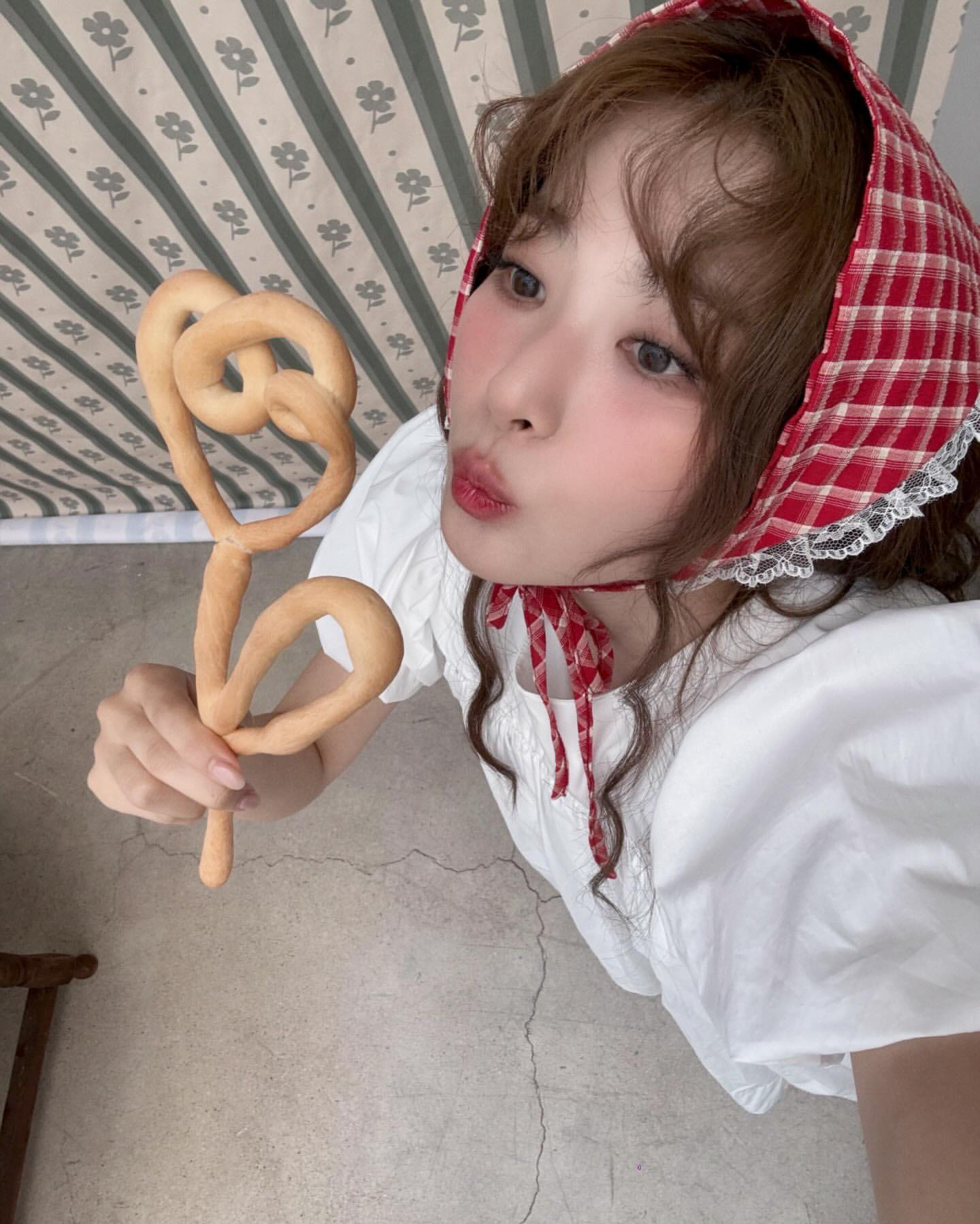 Behind-the-scenes cut of Red Velvet