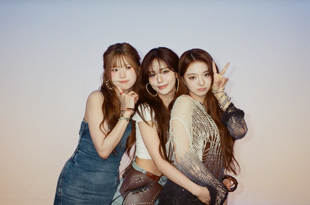 A moment captured by fromis (9)'s fan