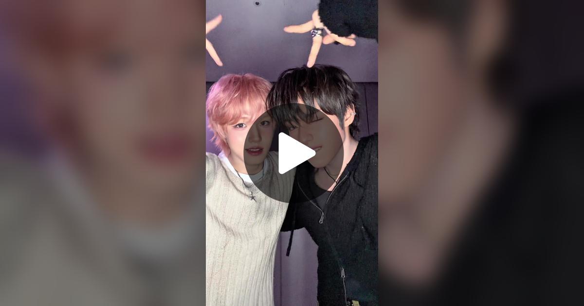 A moment captured by JL (AHOF)'s fan