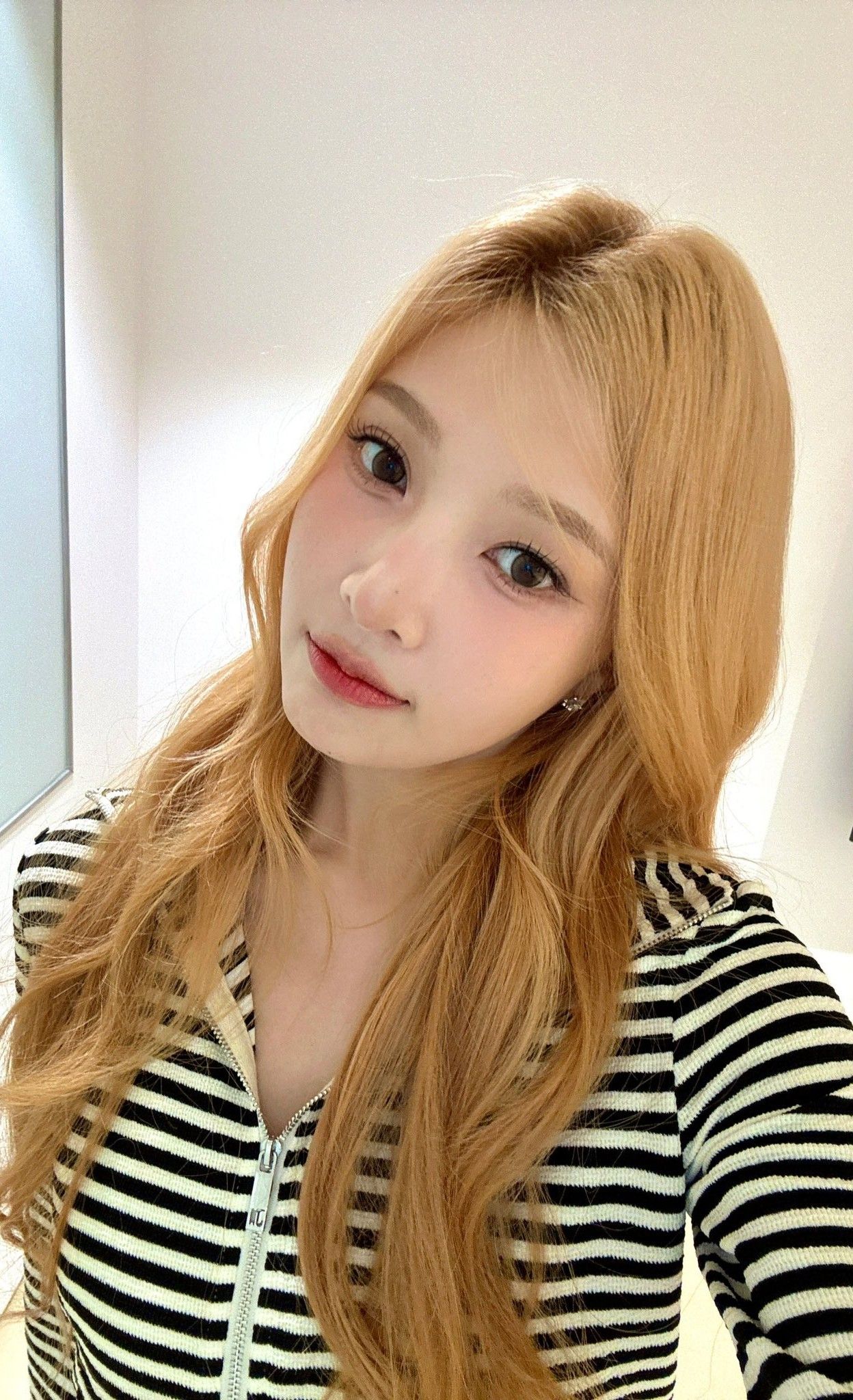 A moment captured by Joy (Red Velvet)'s fan