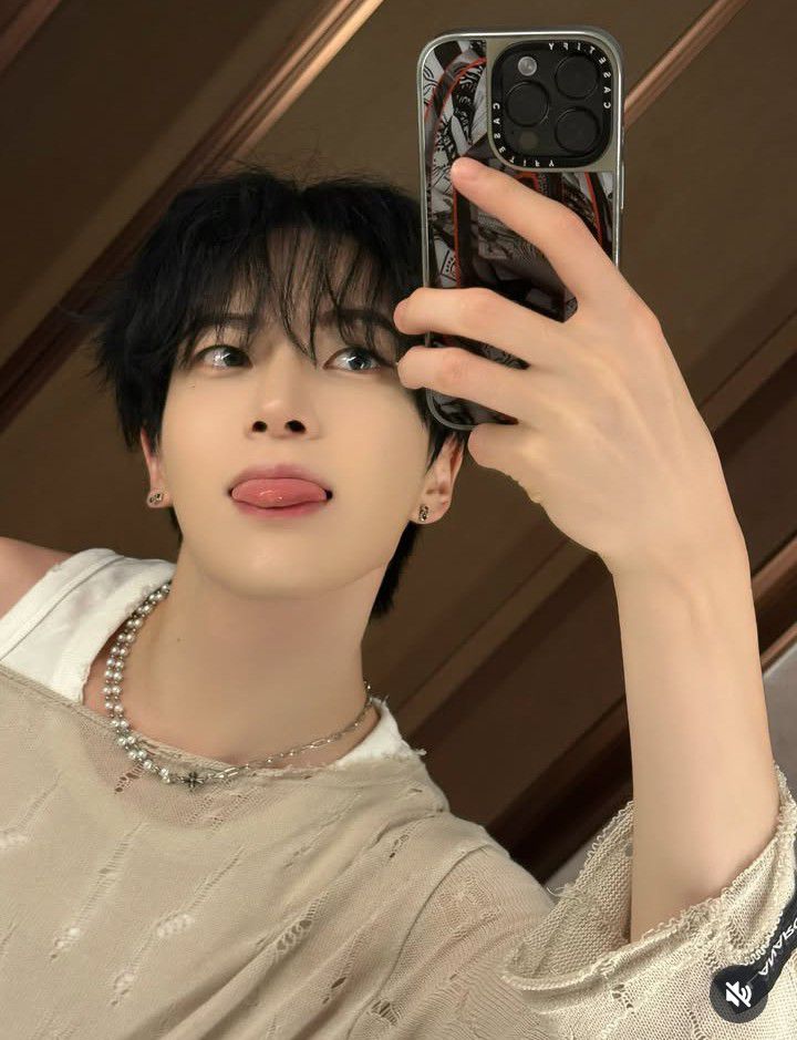 Behind-the-scenes cut of Lee Junhyuk (POLARIX)