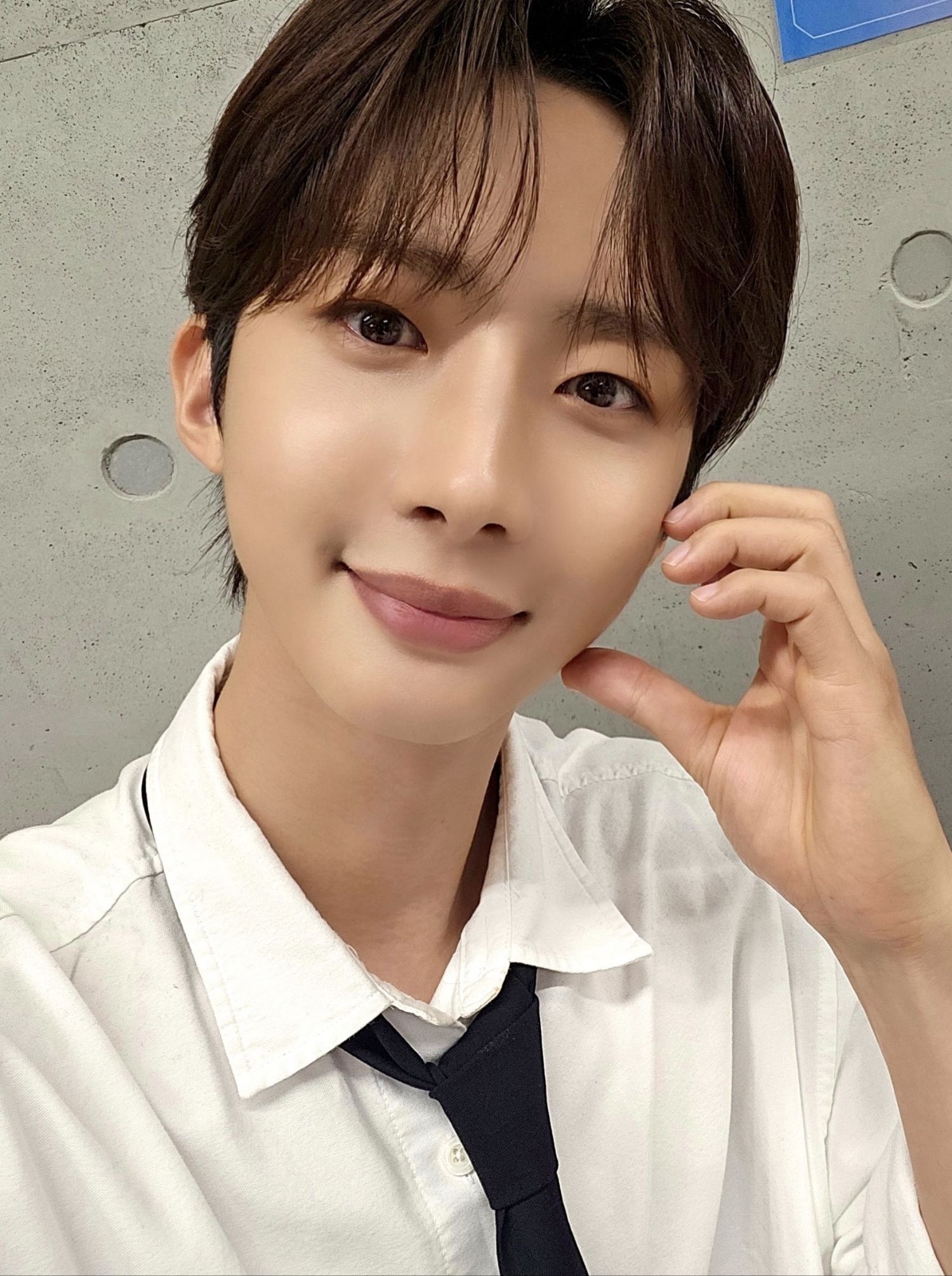 Latest photo of Hui (PENTAGON)