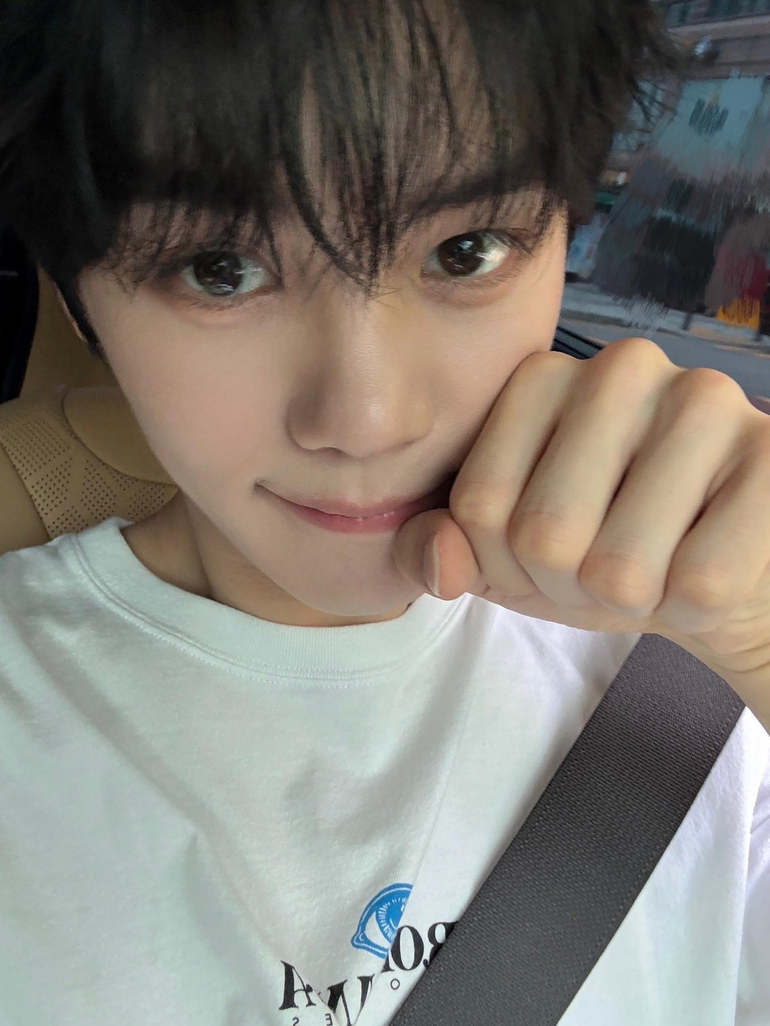 Recent activity shot of Kim Gyuvin (ZEROBASEONE)