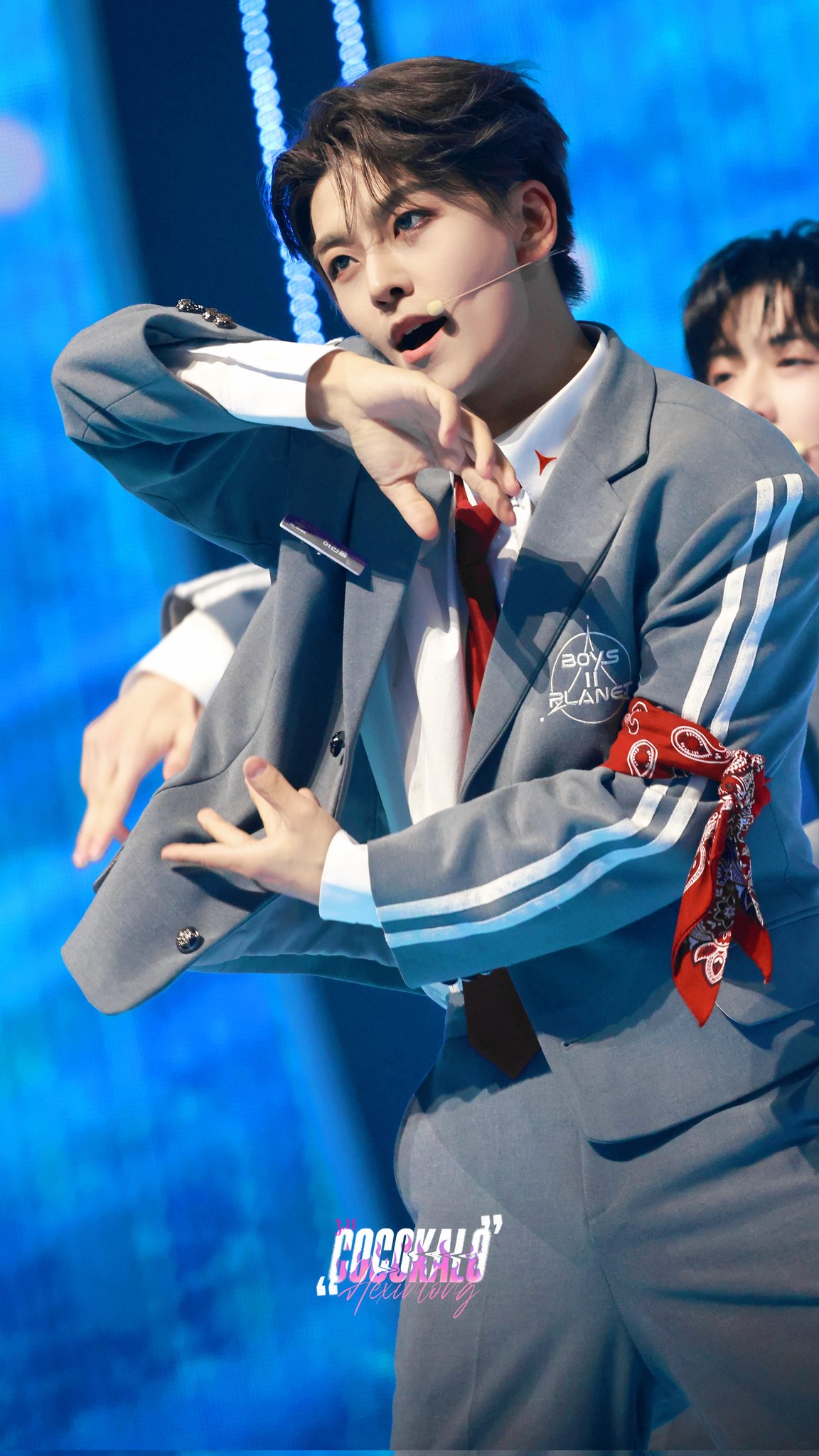 Fandom-recommended wallpaper image of He Xinlong (ALPHA DRIVE ONE)