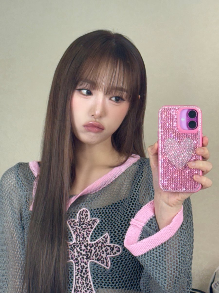 Behind-the-scenes cut of Choi Yena