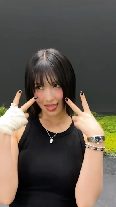 Momen yang diabadikan oleh penggemar Momo (TWICE)