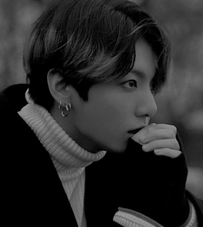 Foto aktivitas terbaru Jungkook (BTS)