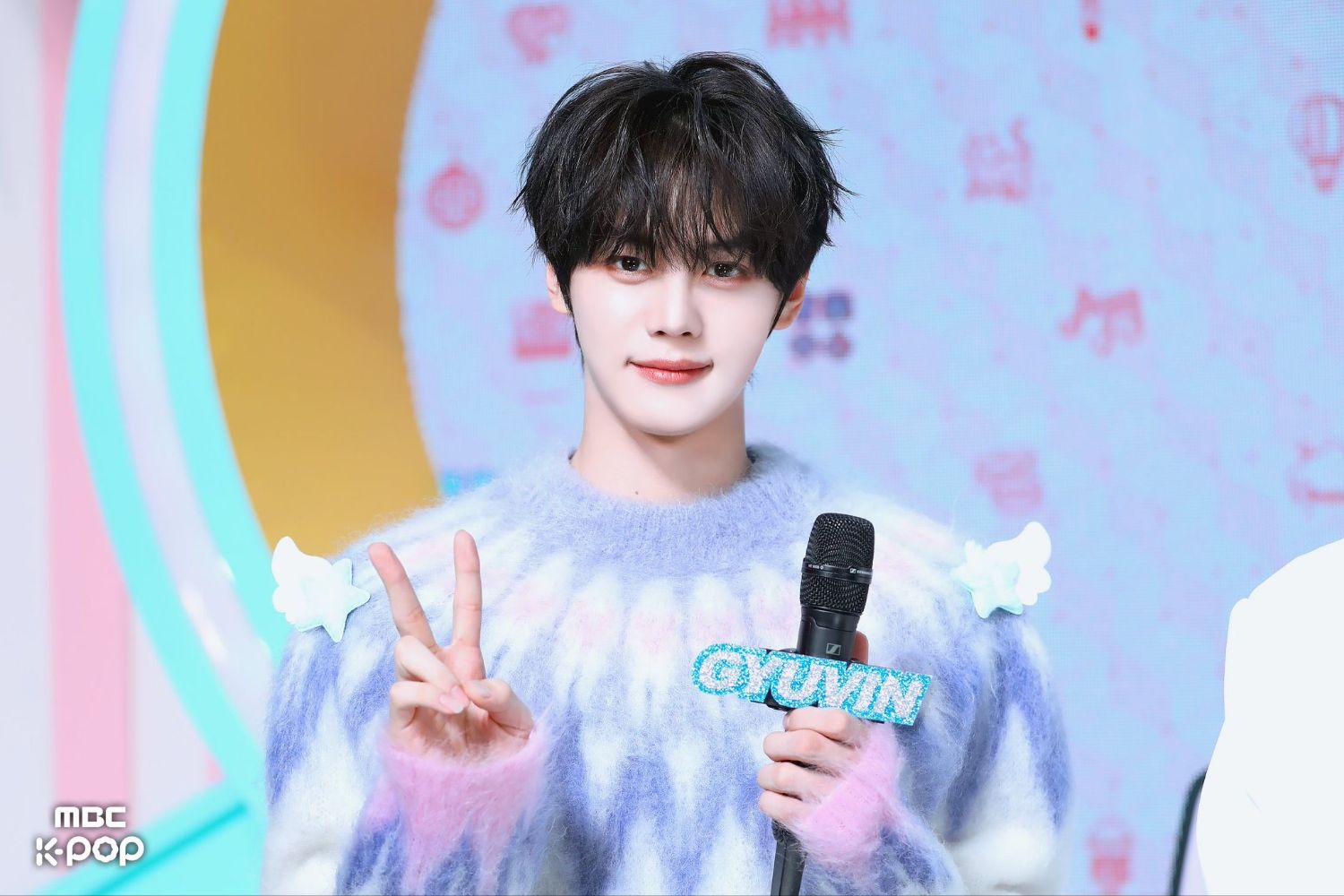 Behind-the-scenes cut of Kim Gyuvin (ZEROBASEONE)