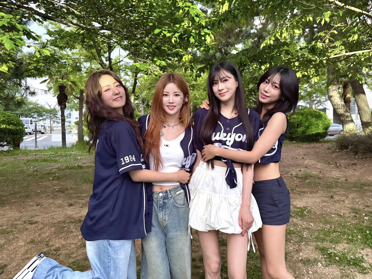 Recent activity shot of Apink