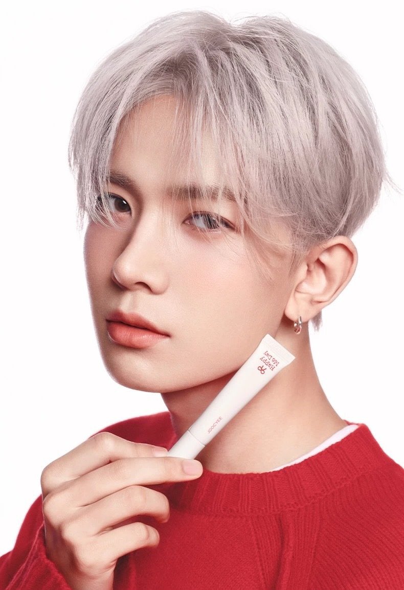 Recent activity shot of Heeseung (ENHYPEN)