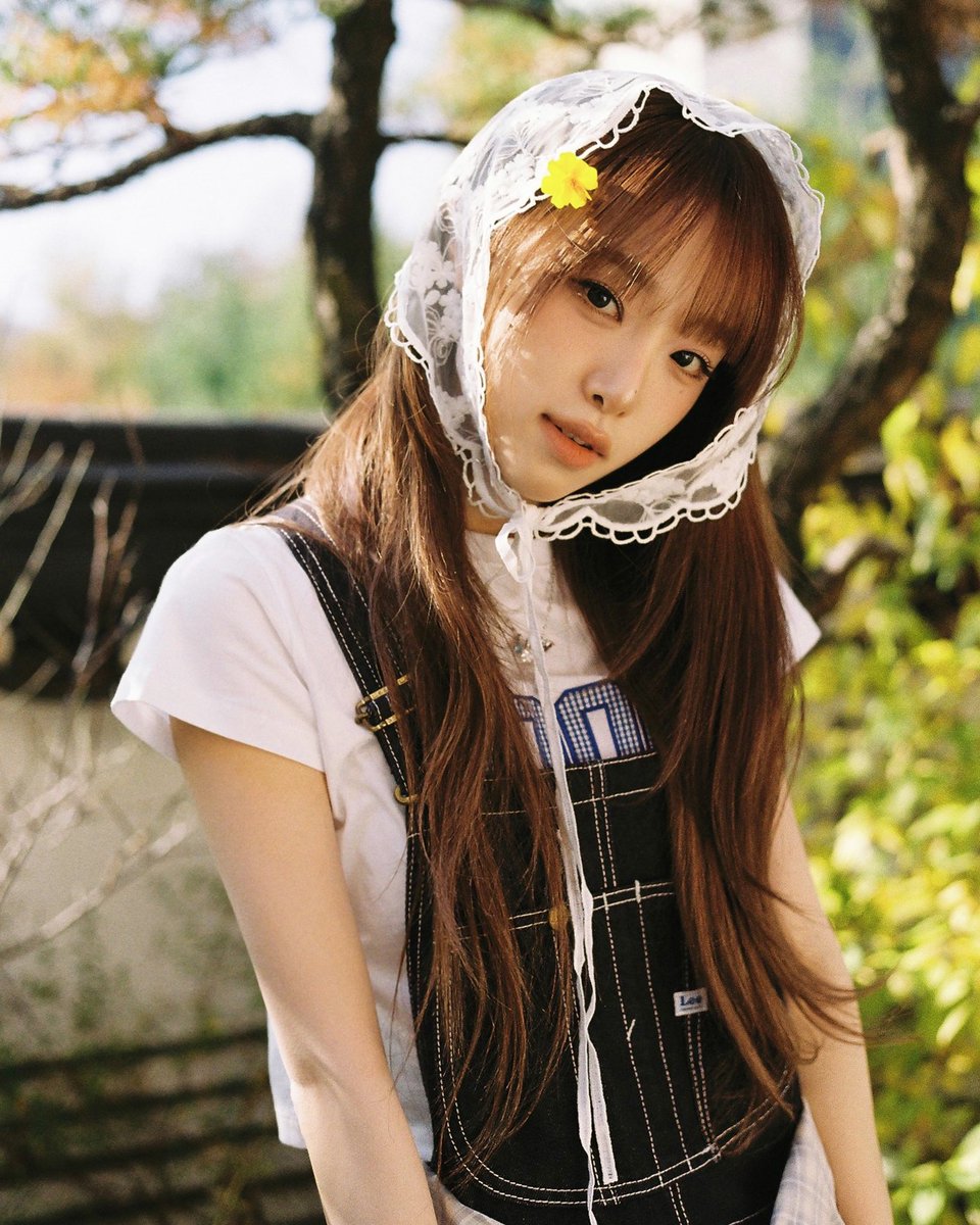 Behind-the-scenes cut of Choi Yena