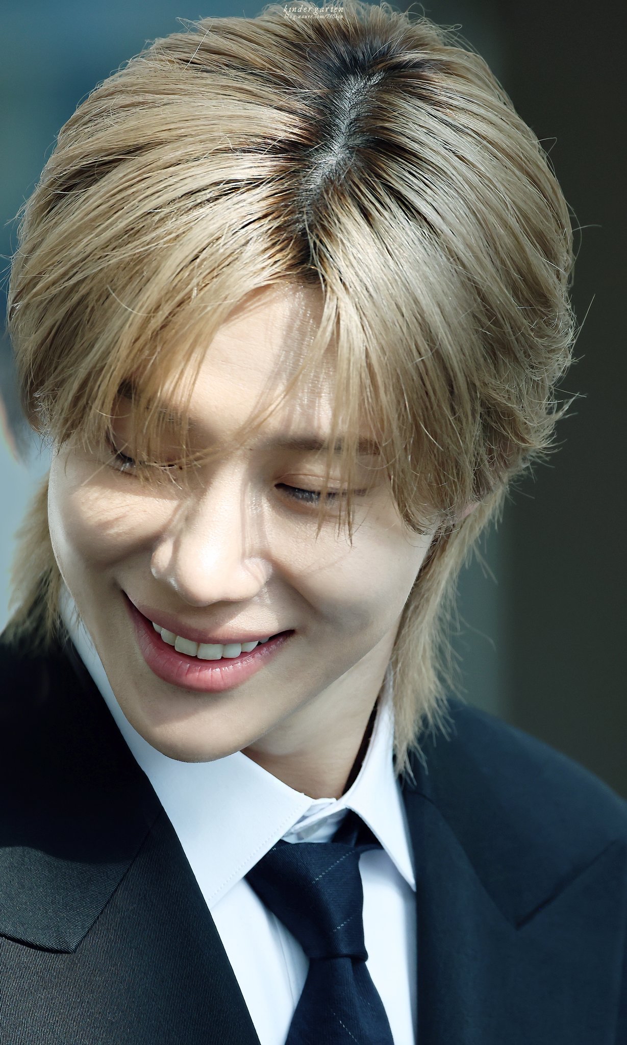 A heartfelt wallpaper shared by Taemin (SHINee)'s fans