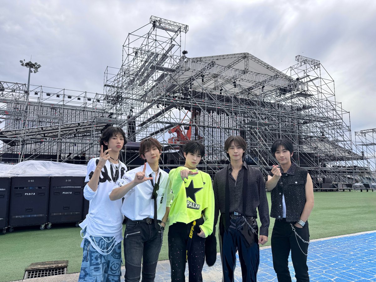 Behind-the-scenes cut of Hi-Fi Un!corn
