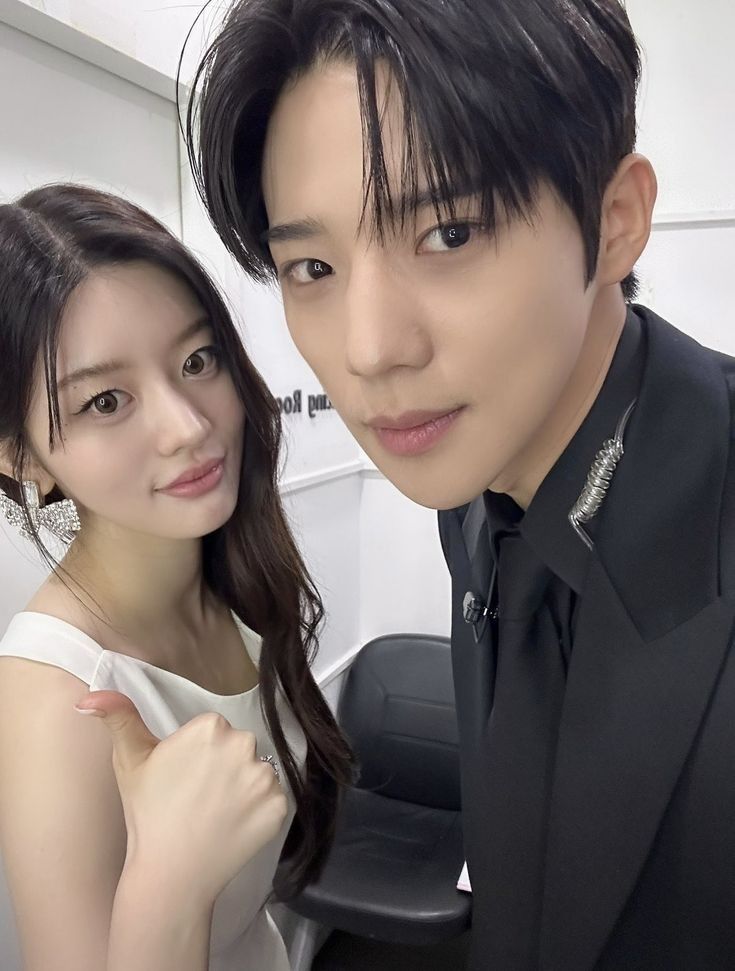 Behind-the-scenes cut of Minju (ILLIT)