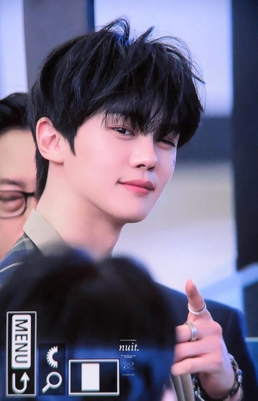 Latest photo of Kim Gyuvin (ZEROBASEONE)