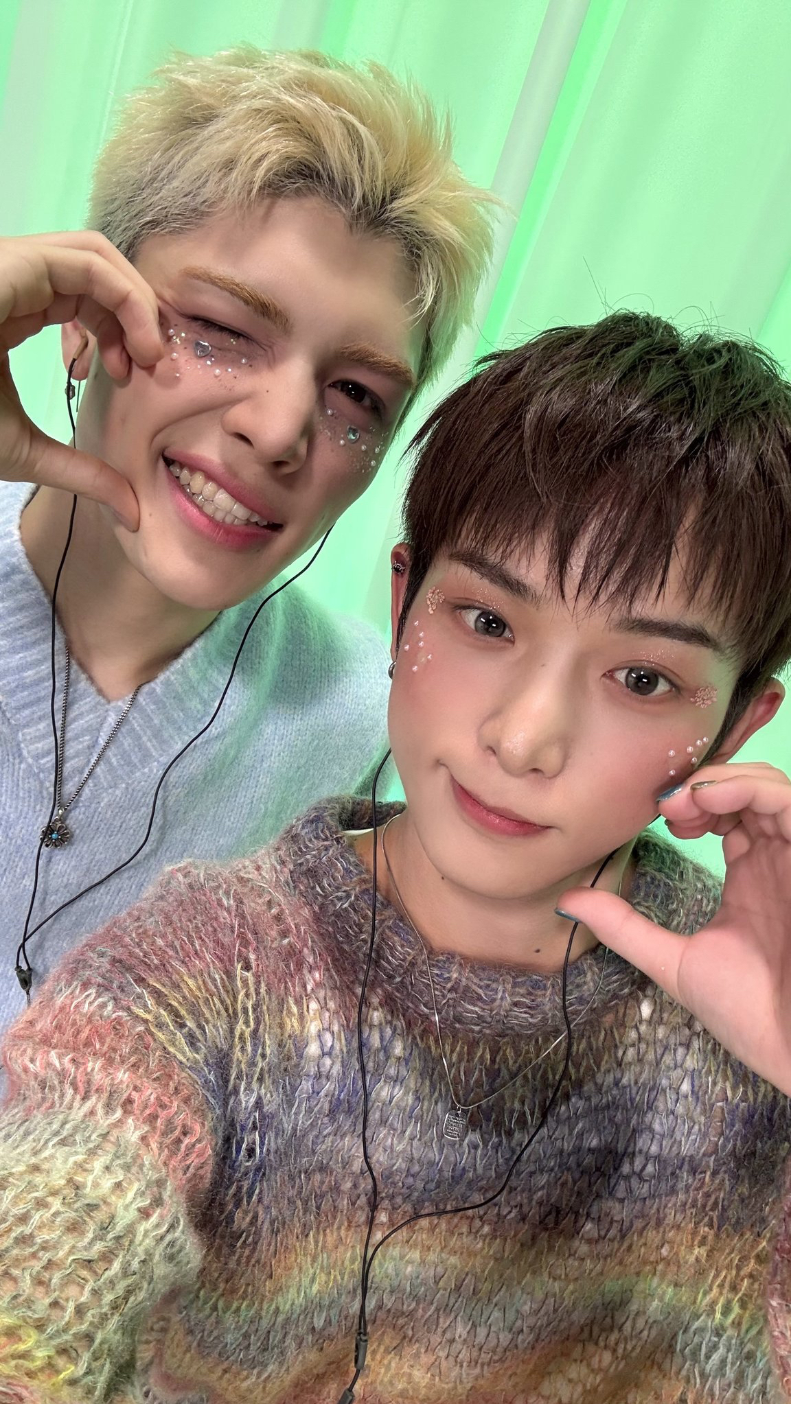 Today's most popular wallpaper in the Maki (&TEAM) community