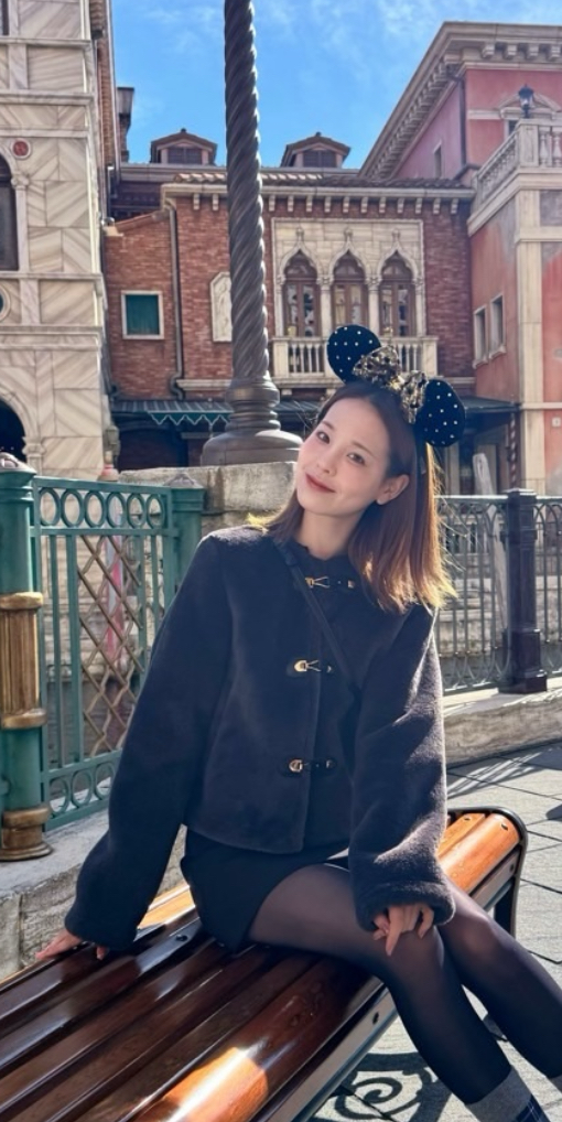 Today's most popular wallpaper in the Mako (NiziU) community