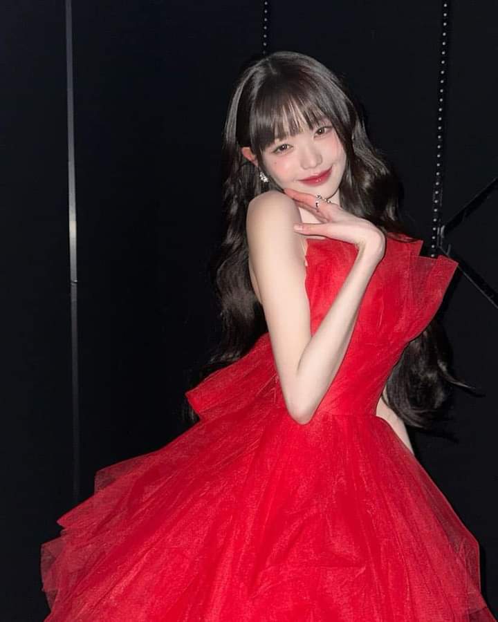 Latest photo of Jang Wonyoung (IVE)