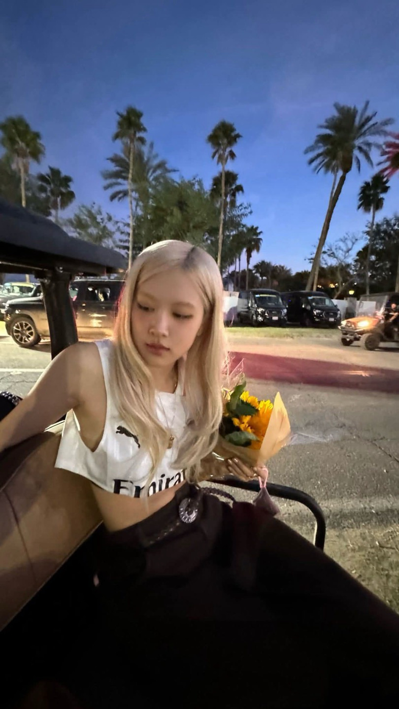 로제 (BLACKPINK) 커뮤니티에서 인기있는 오늘의 배경화면