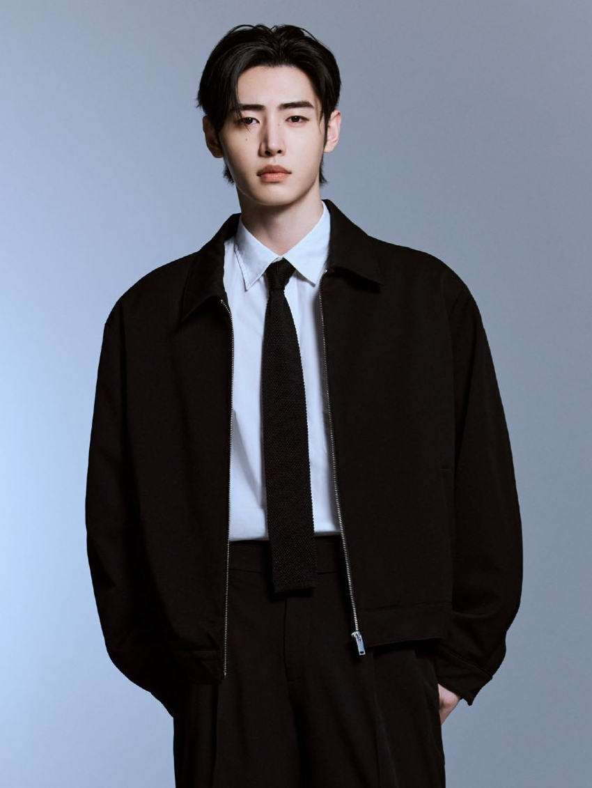 Latest photo of Sunghoon (ENHYPEN)