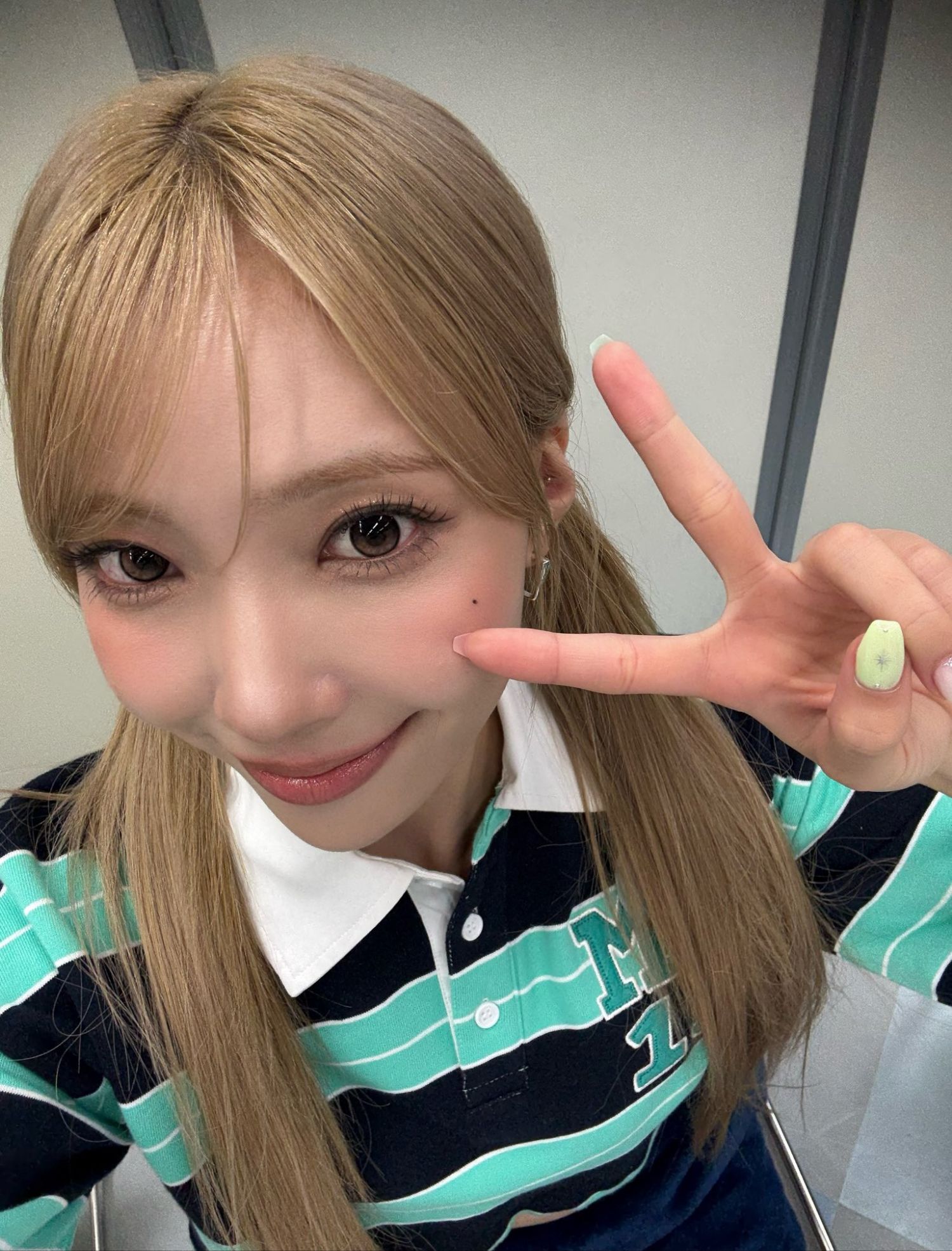 Recent activity shot of Mayuka (NiziU)