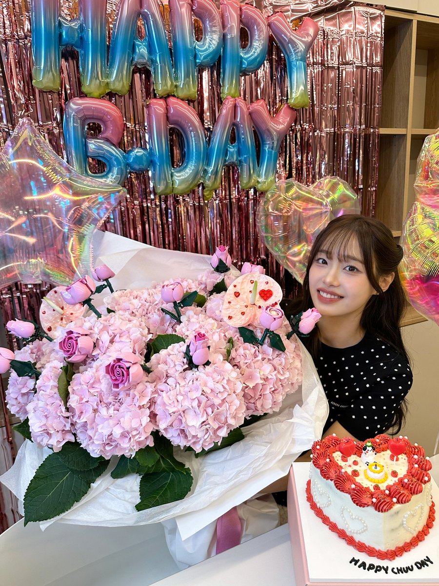 Behind-the-scenes cut of Chuu
