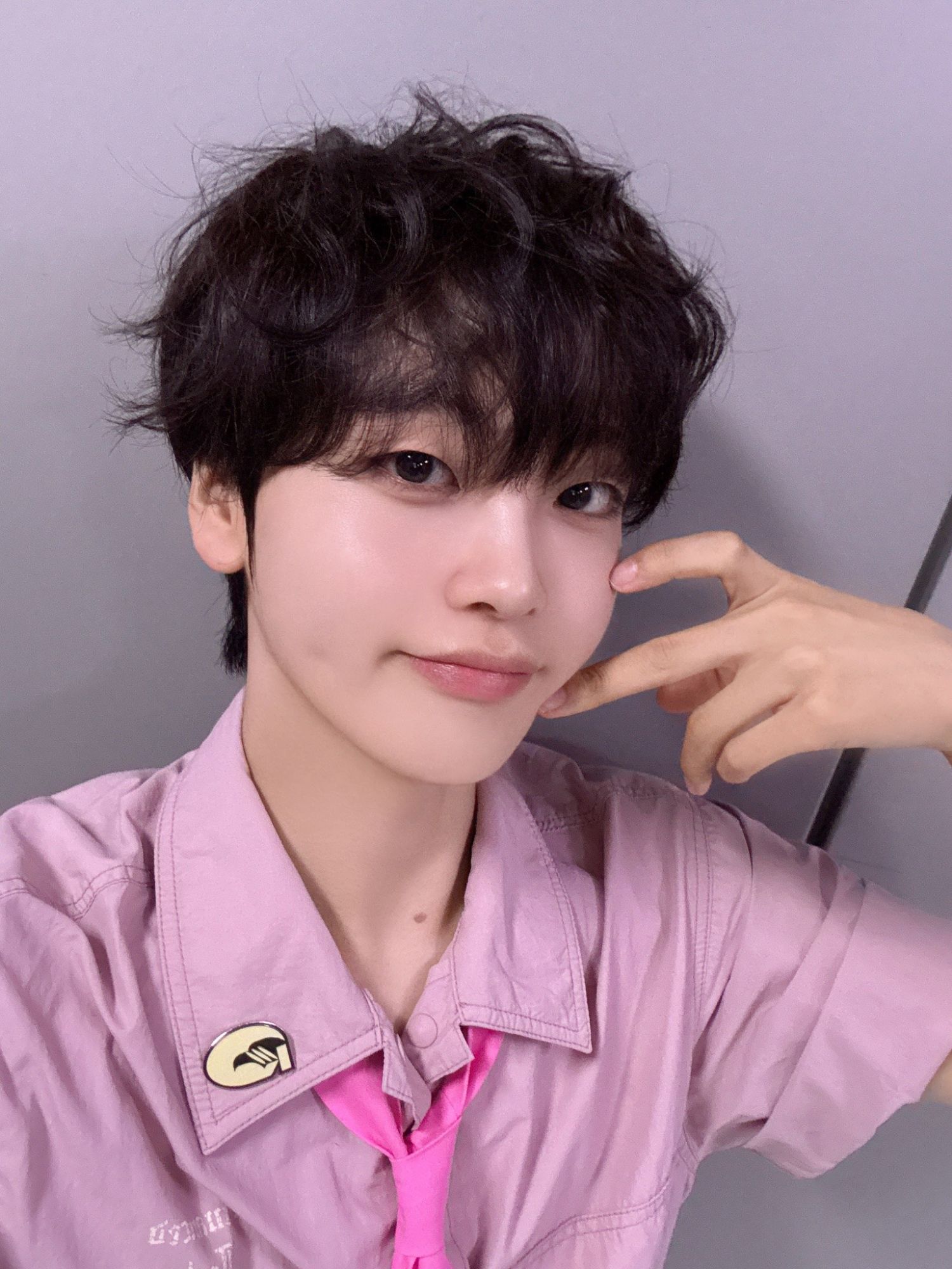 Recent activity shot of Hyeongjun (CRAVITY)