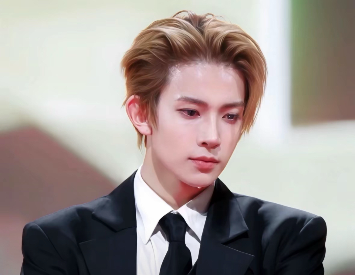 Behind-the-scenes cut of Heeseung (ENHYPEN)