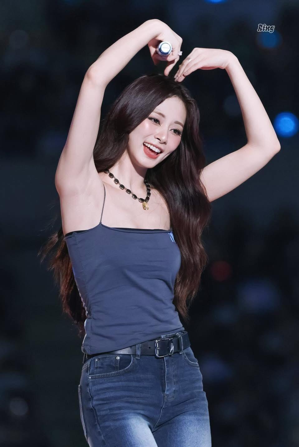 쯔위 (TWICE) 최근 활동샷